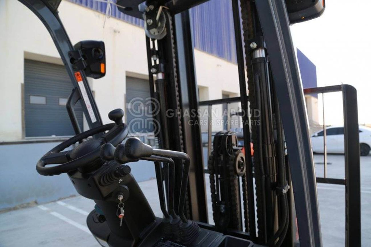 Toyota Fork lift DIESEL 3 TON, 3 STAGE,3 LEVER 4,500MM W/ SIDE SHIFT MY23 Forklift Diesel(EXPORT ONLY)