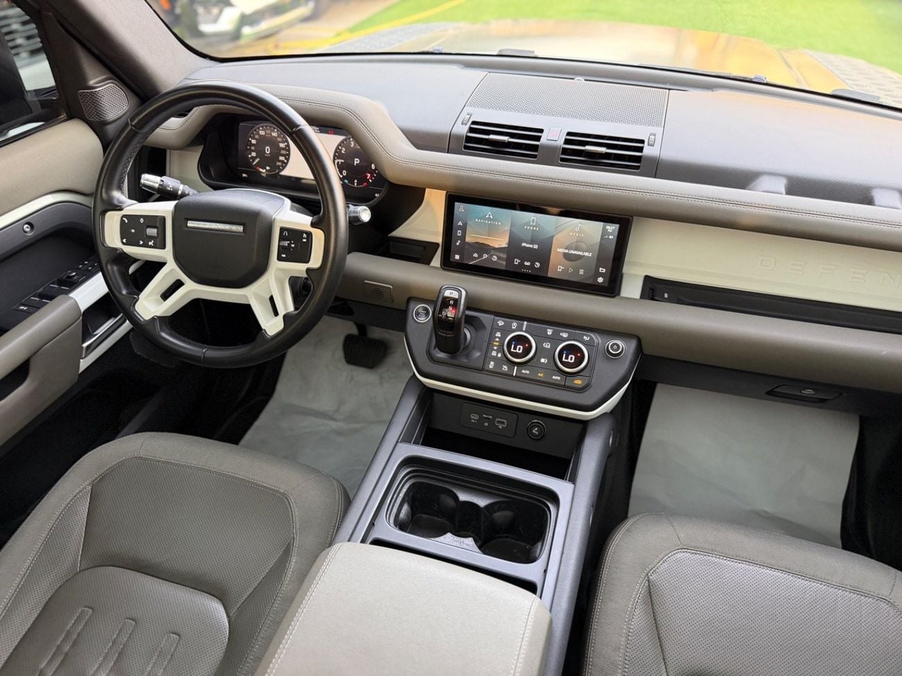 لاند روفر ديفندر P400