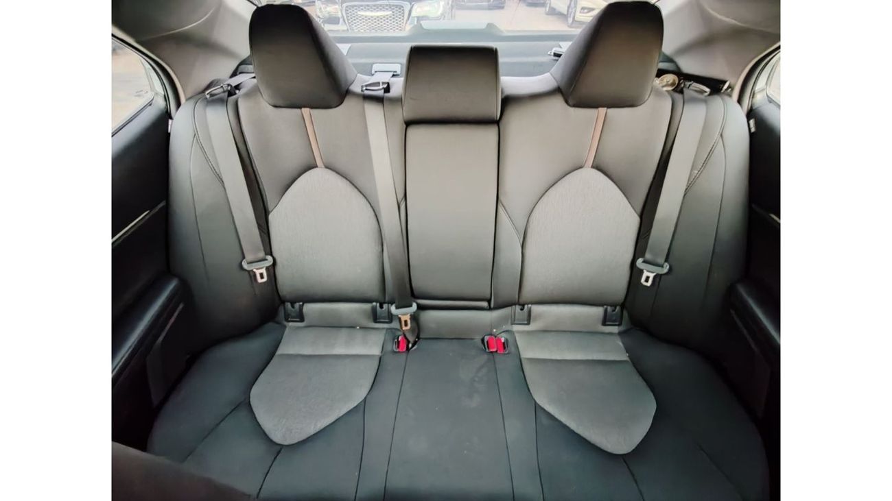 Toyota Camry LE HEV Warranty one year