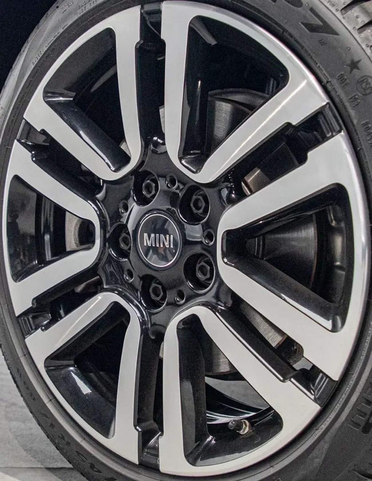 ميني كوبر S 2.0L (4 Seater)