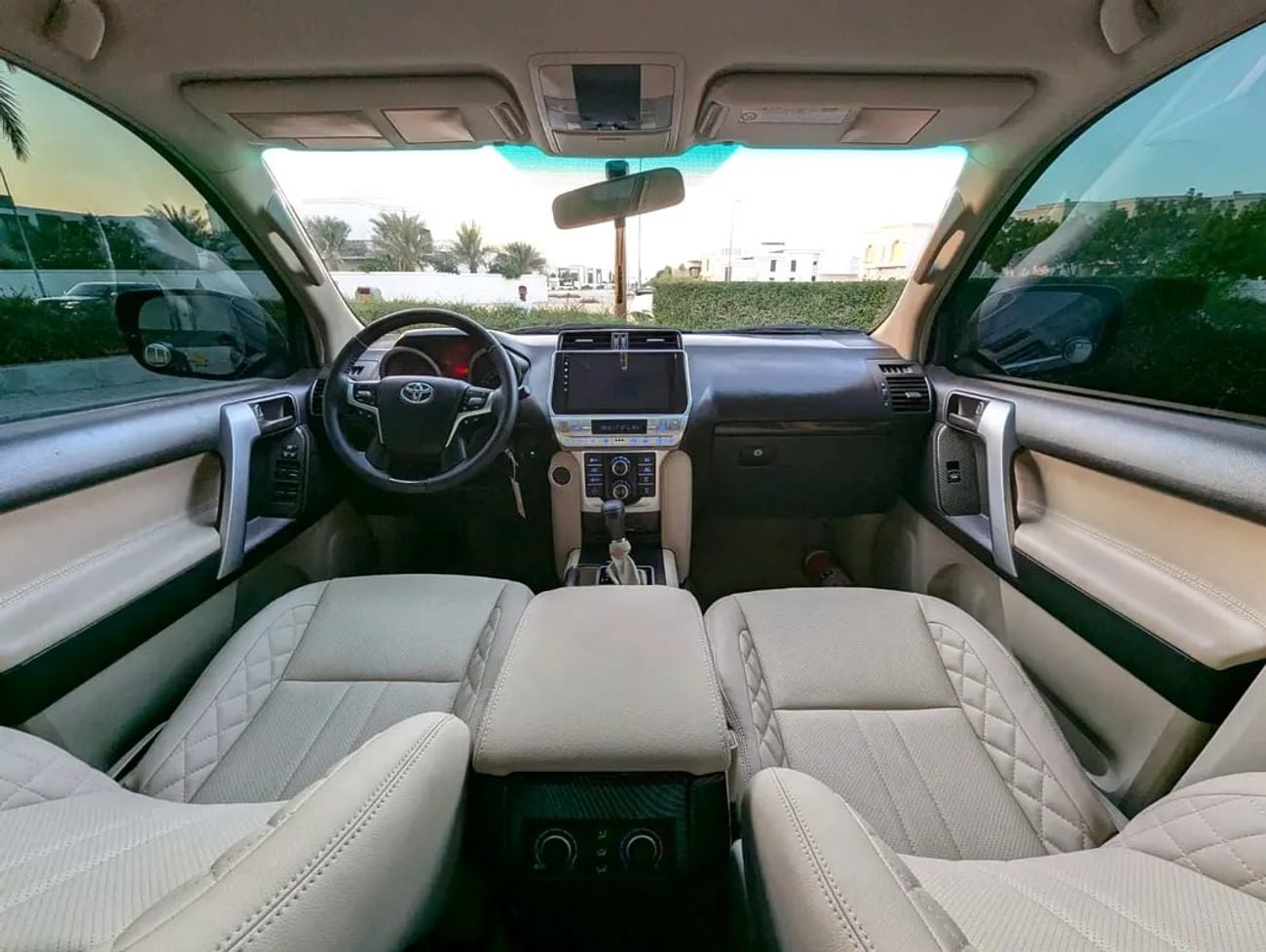 Toyota Prado TX-L FACELIFTED WITH INTERIOR AND EXTERIOR GCC V4 2.7L IN EXCELLENT CONDITION