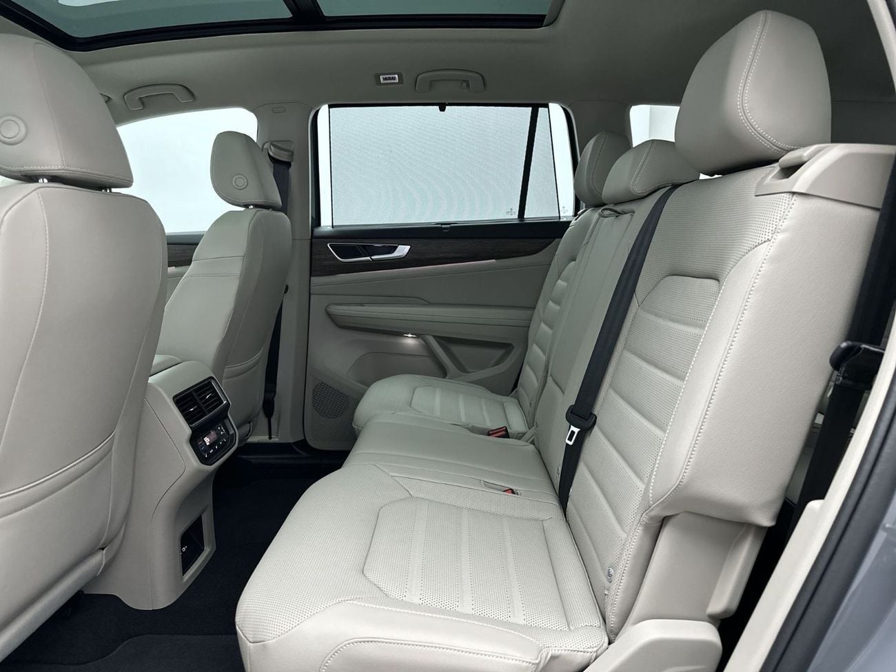 Volkswagen Teramont COMFORTLINE (Facelift 2) | 34,100 AED SAVINGS from New Car | New 12" Screen & LED Light Bar