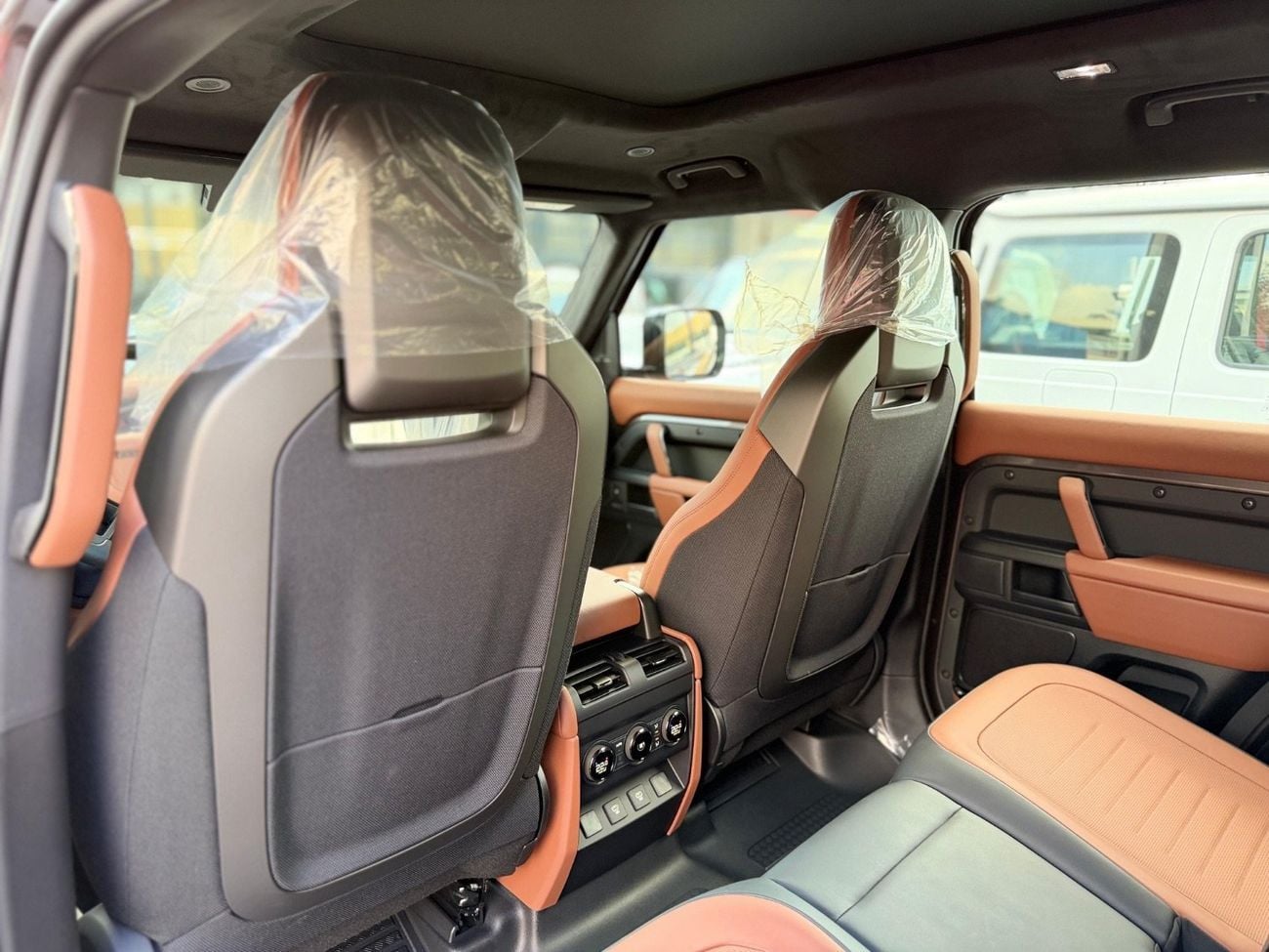 لاند روفر ديفندر 110 P635 OCTA V8