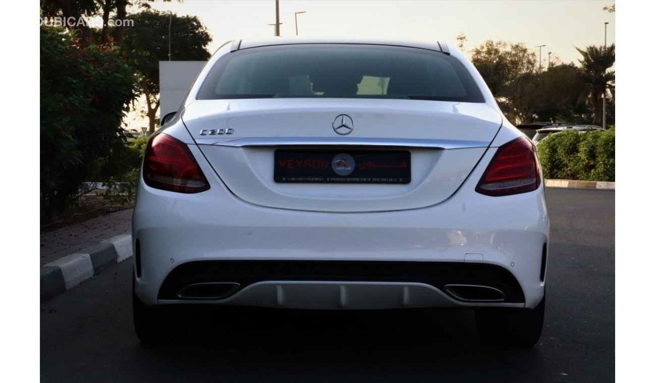 مرسيدس بنز C200 MERCEDES C200 AMG 2015 GCC PANORAMIC ROOF FULL OPTION