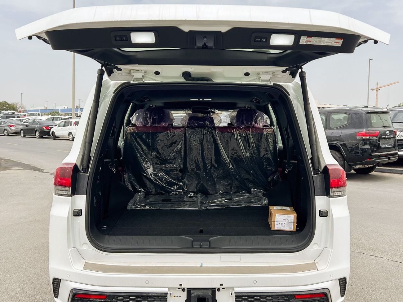 Toyota Land Cruiser EXPORT ONLY - Toyota LC300 3.5L VXR (GCC Specification)