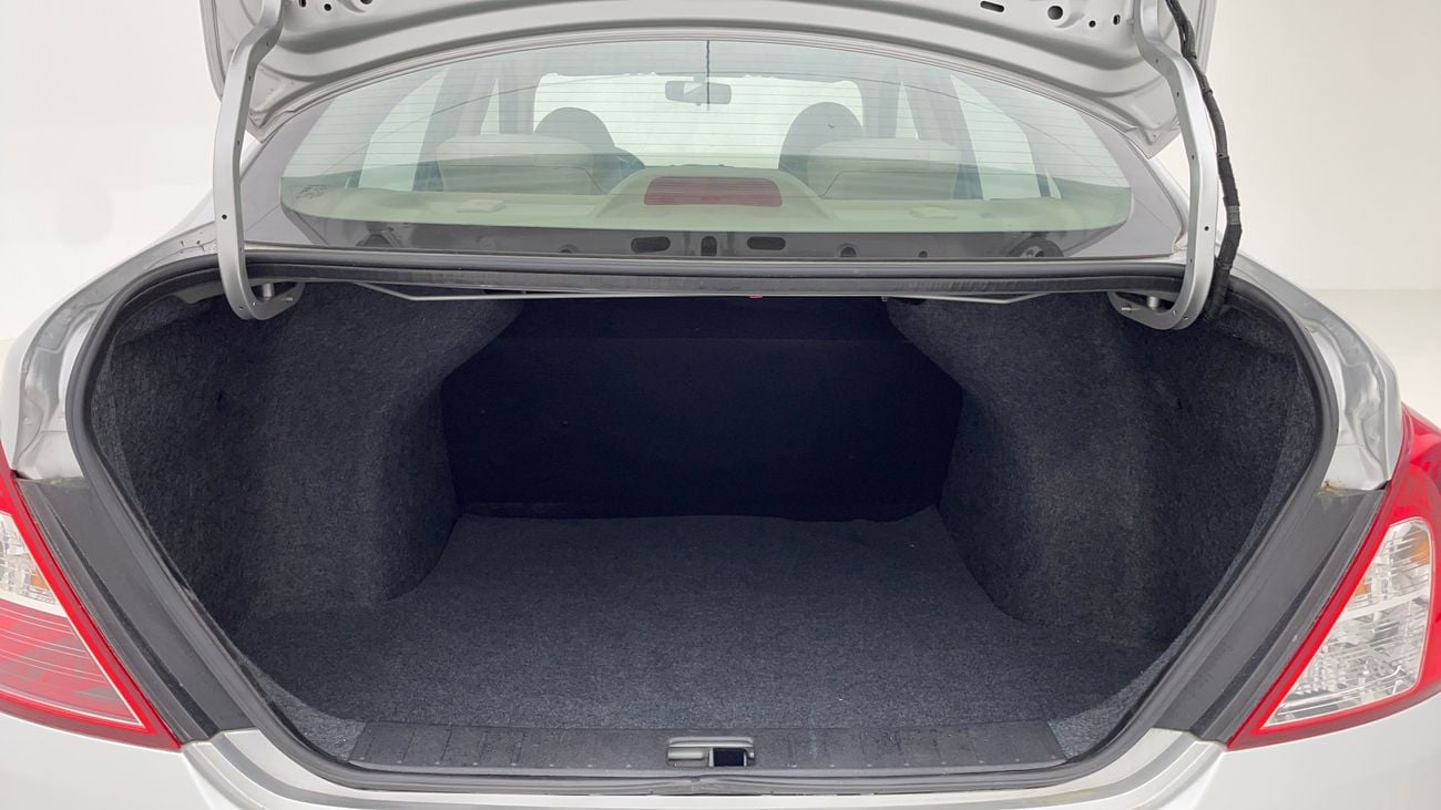 نيسان صني S 1.5 | بدون دفعة مقدمة | اختبار قيادة مجاني للمنزل