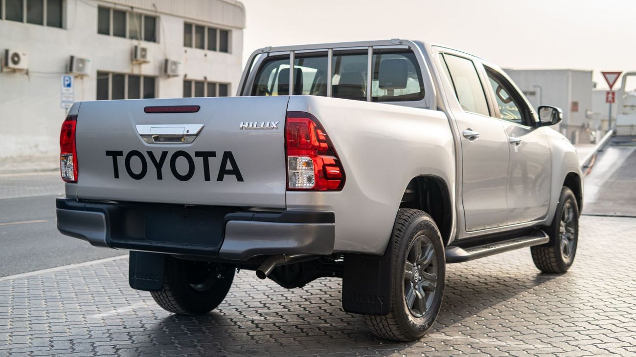 Toyota Hilux S GLX 2.4L 4WD A/T S GLX 2.4L AWD A/T 2.4L DSL DC 4X4 Active Comfort A/T 2025YM