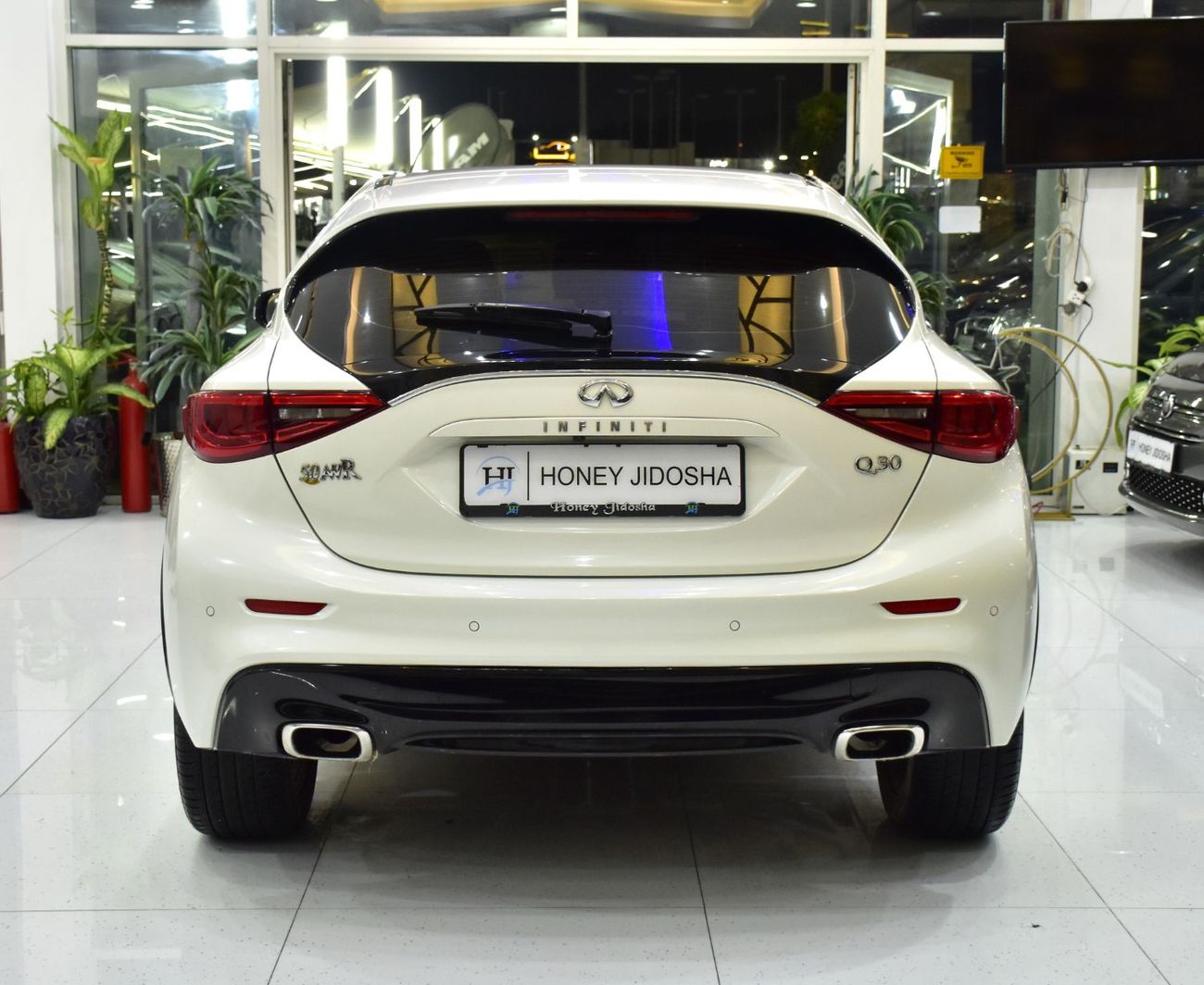 إنفينيتي Q 30 EXCELLENT DEAL for our Infiniti Q30 ( 2018 Model ) in White Color GCC Specs