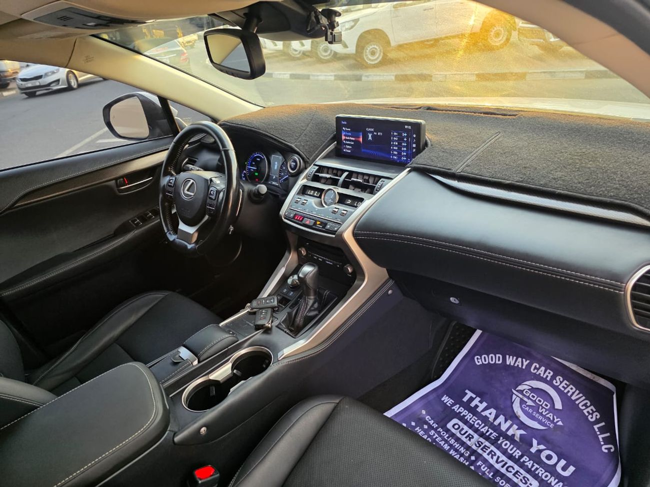 Lexus NX350h 2019 Model Lexus NX300hyrid Full option sunroof , Parking sensor