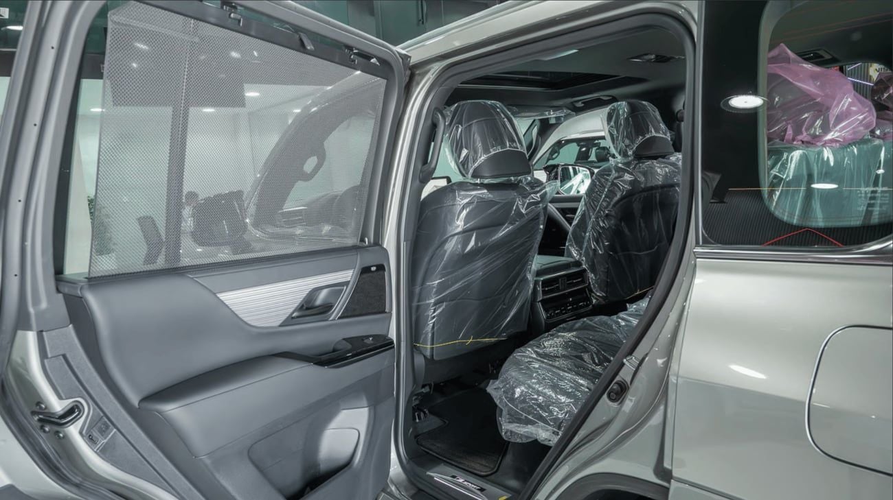 Lexus LX700h F SPORT F-SPORT 26/26 SILVER with BLACK INTERIOR