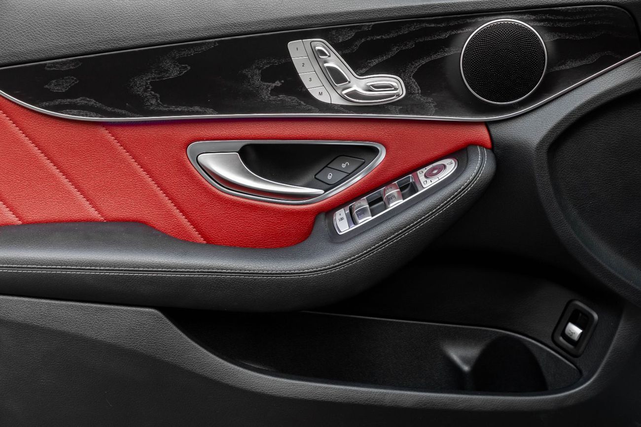 مرسيدس بنز C 200 C200 | 2,370 P.M | 0% Downpayment | IMMACULATE!