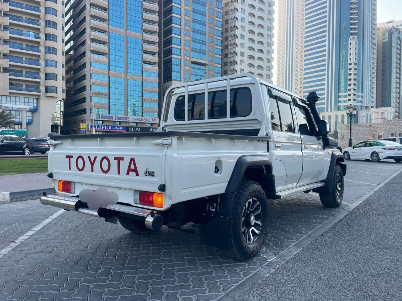 تويوتا لاند كروزر Toyota landcruise pickup Double cab 2018Model gxl 4.5 Diesel engine Colour White Transmission Manual