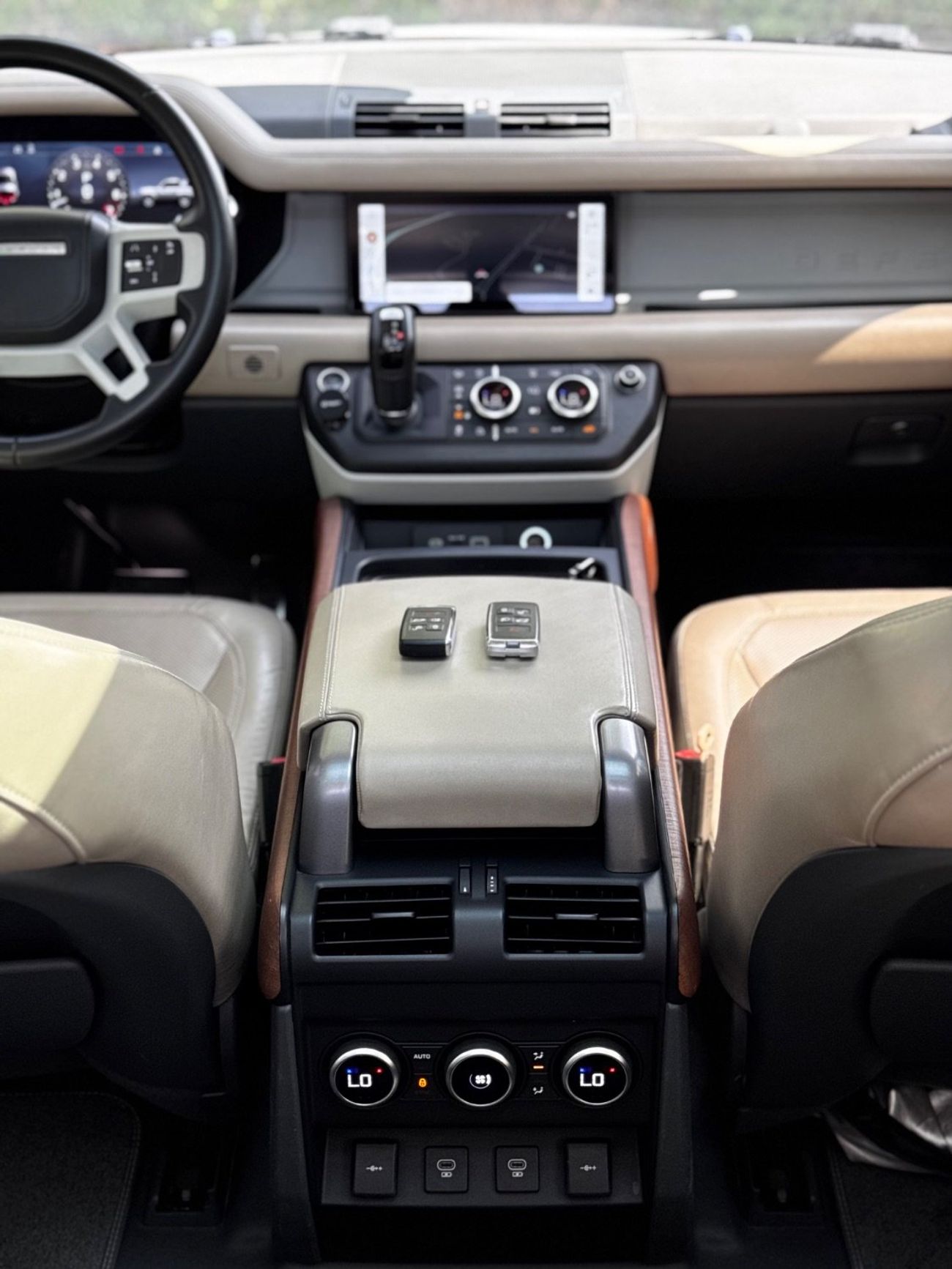 لاند روفر ديفندر P400 90 SE 3.0L (5 Seater)