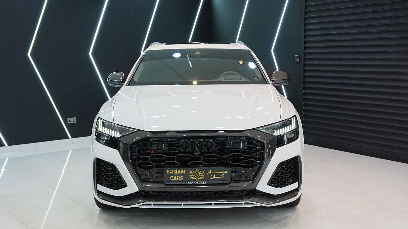 Audi RSQ8 QUATTRO, Carbon Exterior/Interior Pack, Panoramic Roof, Bang N Olufsen, GCC Specs!!