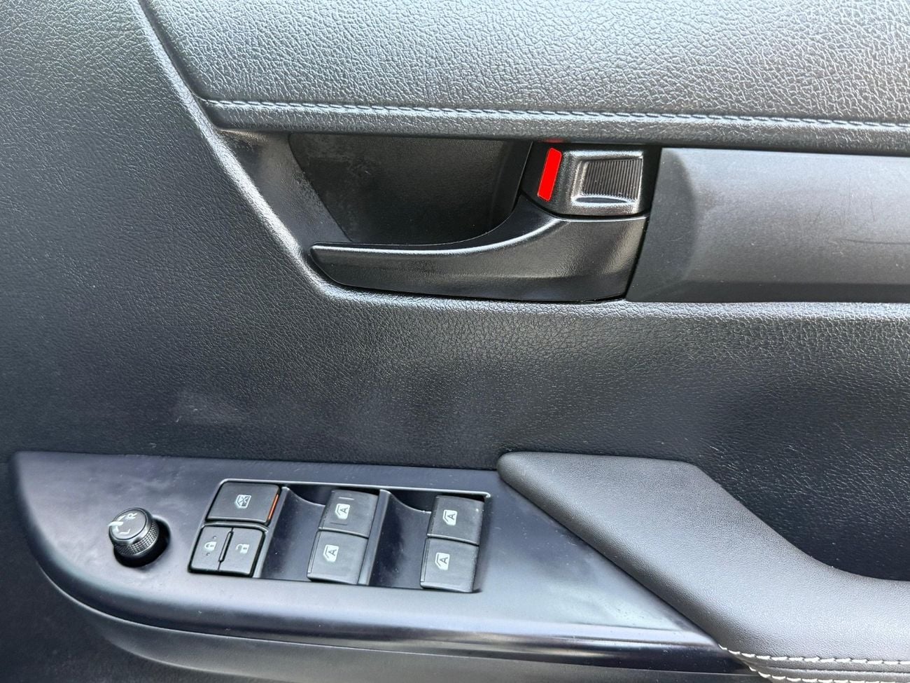 تويوتا هيلوكس SR5 48V with GR Kit