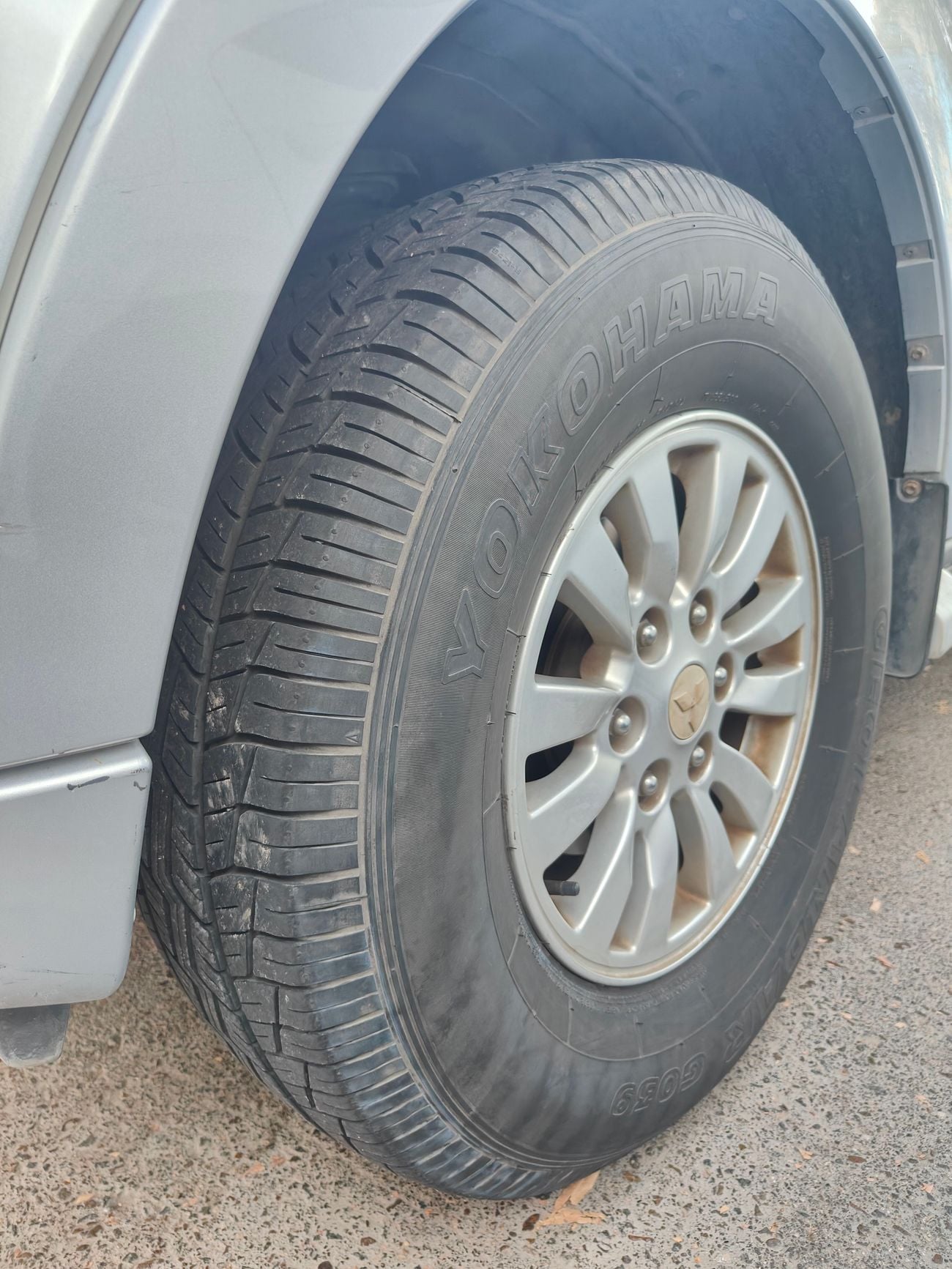 ميتسوبيشي باجيرو GLS MIDLINE