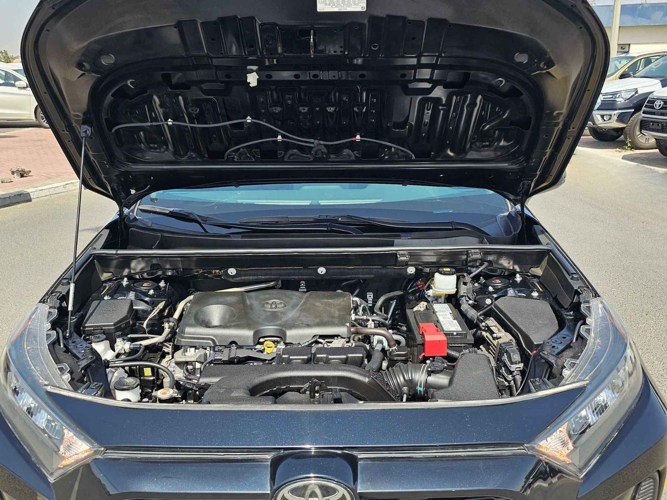 Toyota RAV4 LE/ LEATHER SEATS/ RIMS/ DVD CAMERA/ E BRAKE/ RADAR/ 861 MONTHLY / LOT#005417