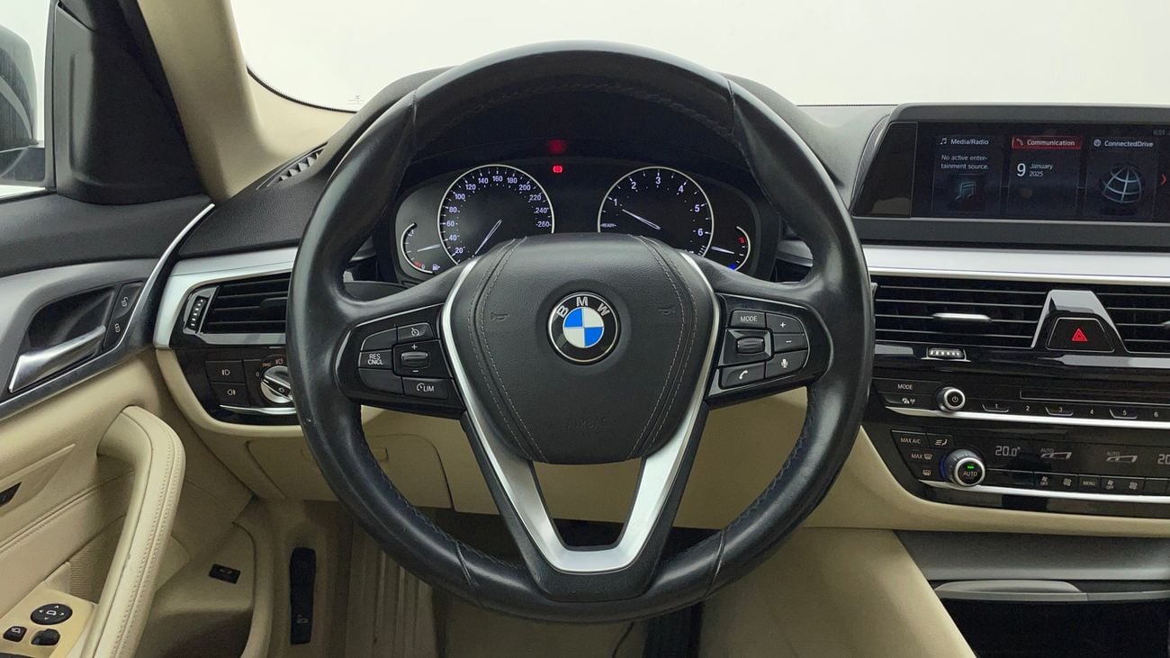 بي أم دبليو 520i EXCLUSIVE 2 | بدون دفعة مقدمة | اختبار القيادة في المنزل