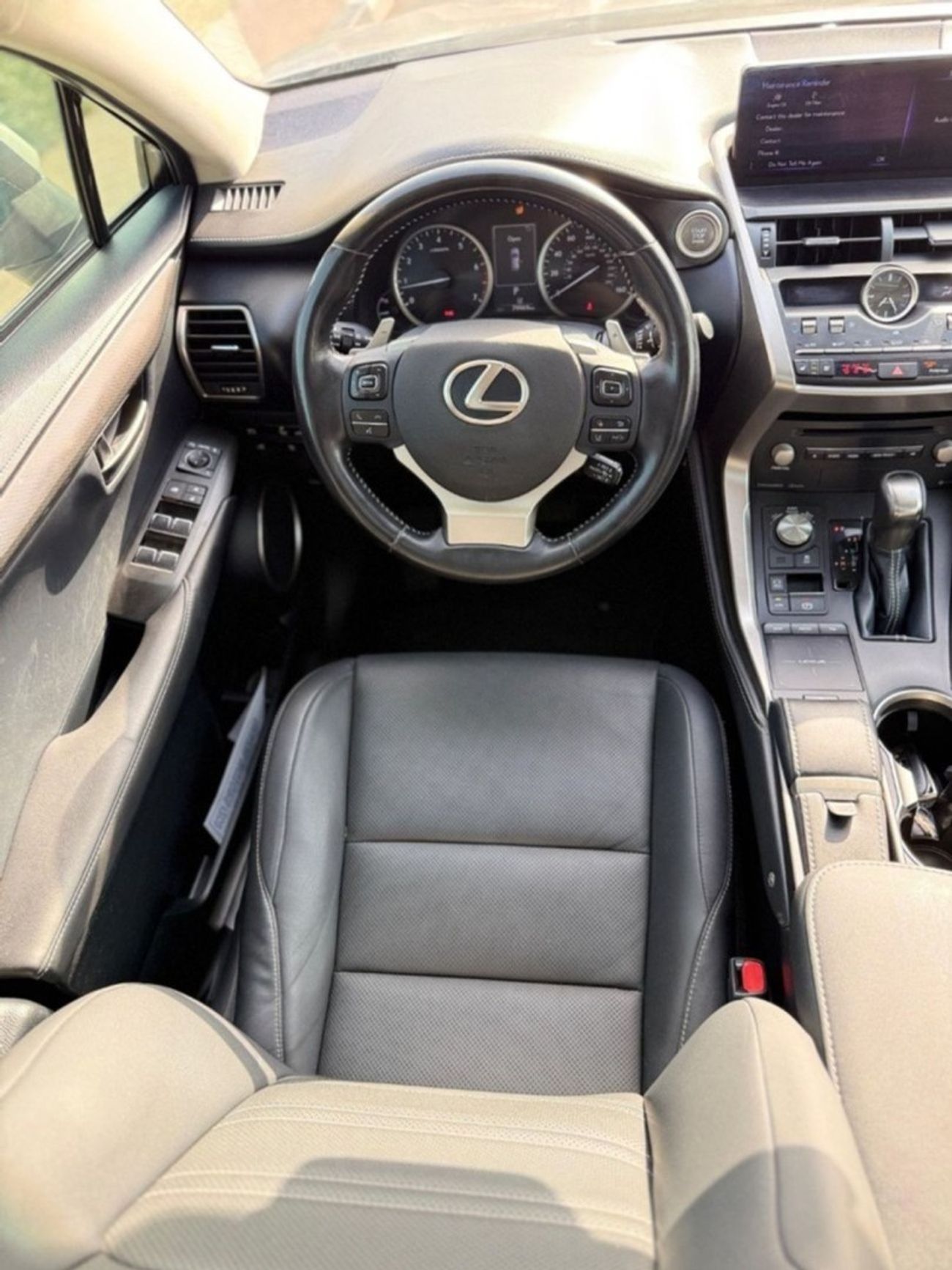 Lexus NX300 Premier 2.0L 4WD sunroof,leather seats