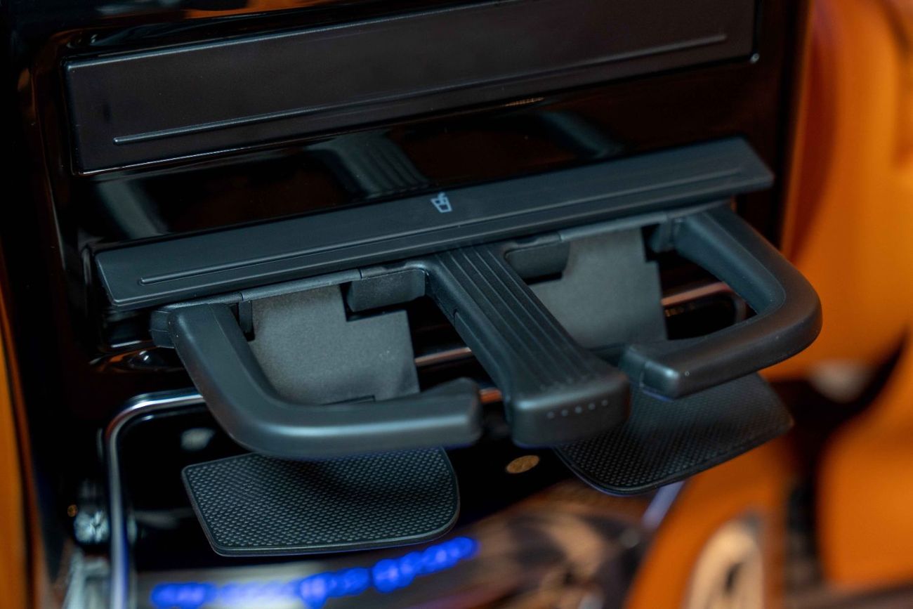 مرسيدس بنز V 250 VIP Luxury Interior | Reclining Seats, Sofa Bed  Ambient Lighting