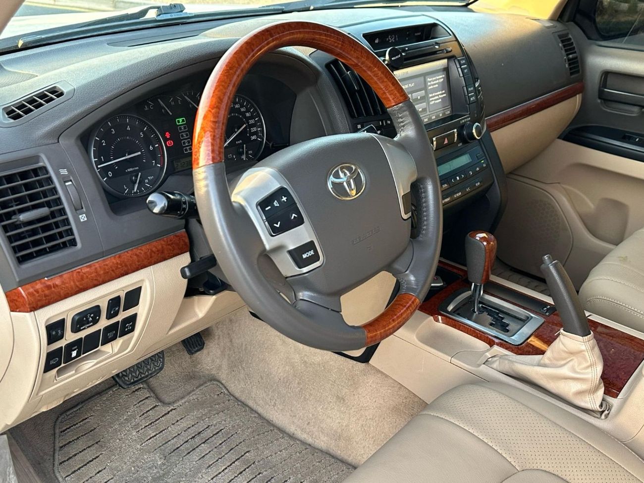 Toyota Land Cruiser GXR 4.6L