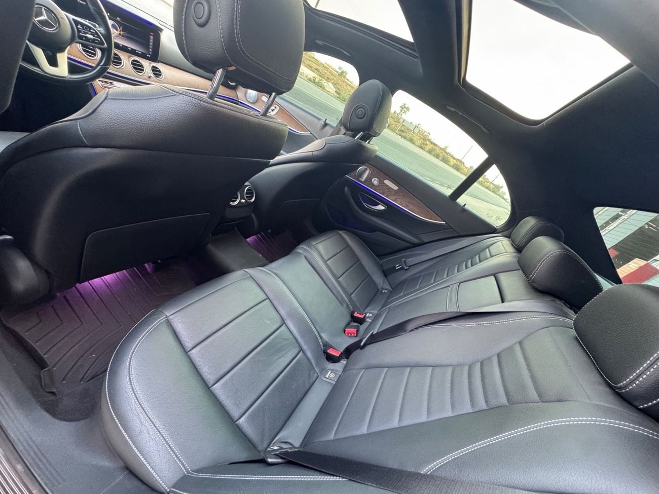Mercedes Benz E 450 PREMIUM PLUS V6 3.0L TT / BURMESTER SOUND SYSTEMS / 360 CAMERA / AMBIENT LIGTING 64 colors/ RADAR  .../