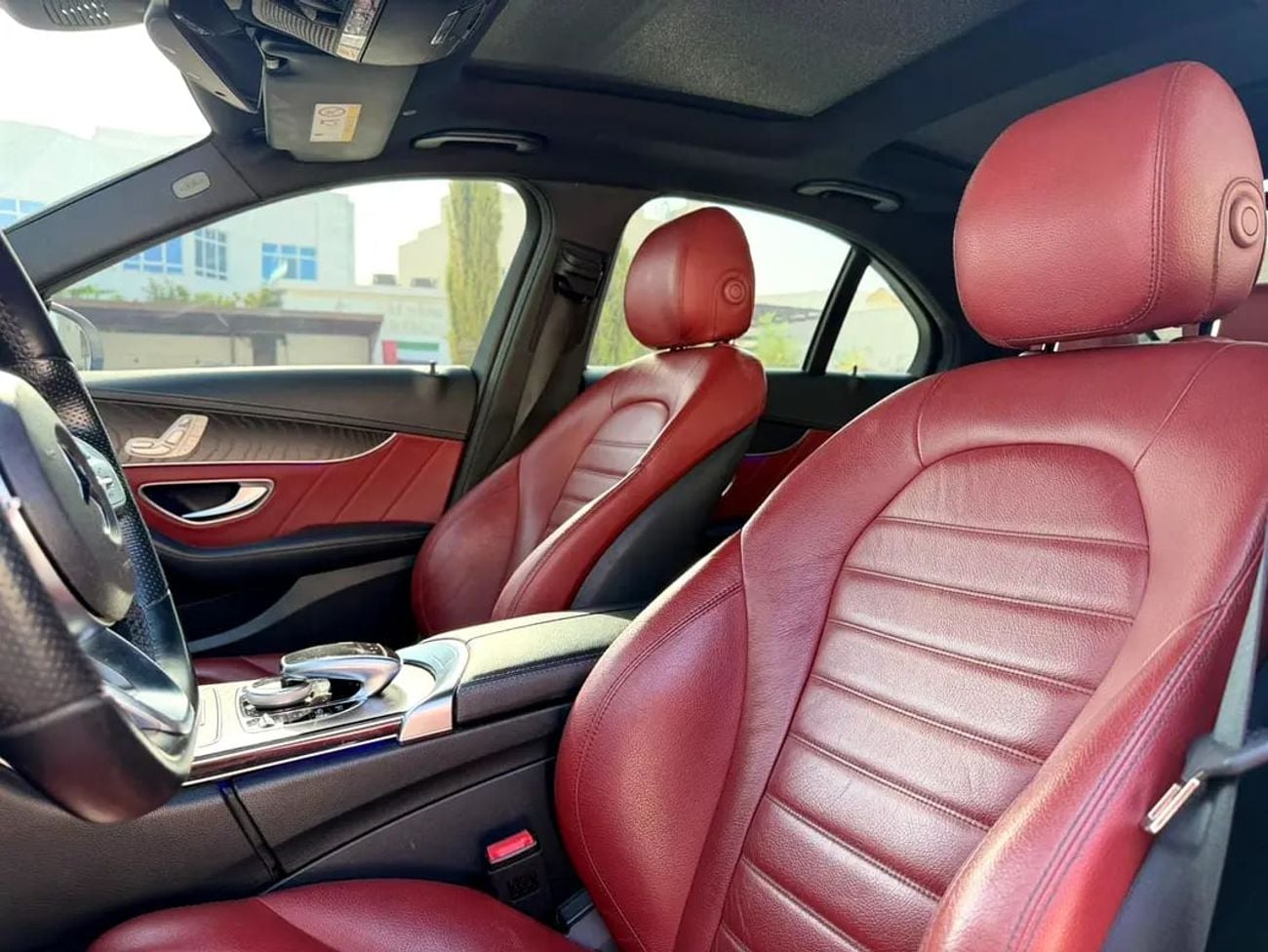 Mercedes Benz C200 MERCEDES C200 - MODEL - GCC SPECS - NO ACCIDENT - FULL SERVICE HISTORY