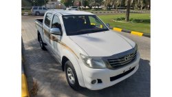 Toyota Hilux 2014 FULLY LOADED 4x4 RED INSIDE