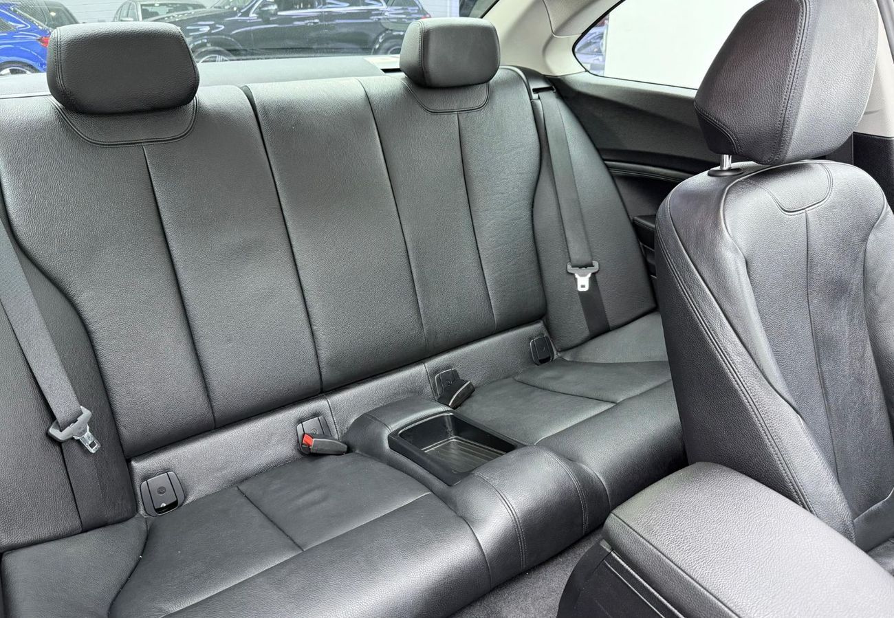 BMW 220i sport Line 2.0L 2016 BMW 220i Sportline, Full Service History, Excellent Condition, GCC