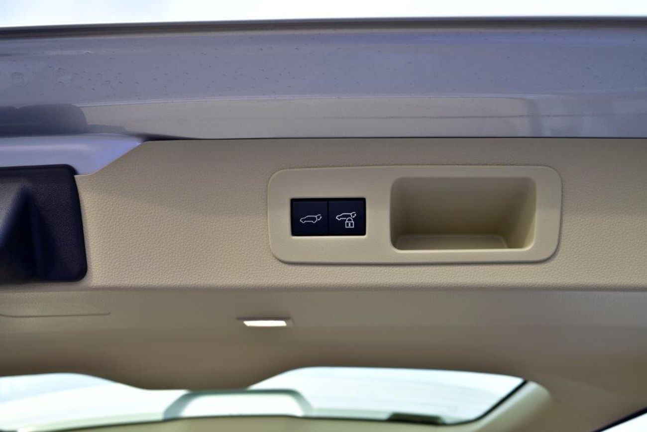 Toyota Land Cruiser 300 GXR V6 3.3L with Aero Package