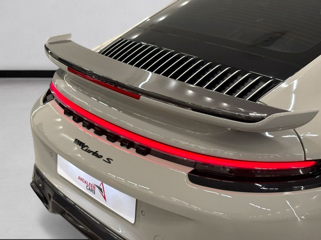 Porsche 911 TURBO S CARBON AERO KIT | CRAYON GREY | FULL AGENCY HISTORY | PORSCHE 911 TURBO S | 2021 | GCC
