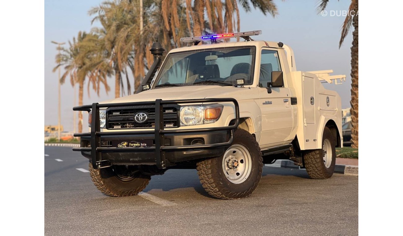 تويوتا لاند كروزر بيك آب 4.0L PTR M/T // 2023 // WITH CRANE , DIFF LOCK // SPECIAL OFFER // BY FORMULA AUTO // FOR EXPORT