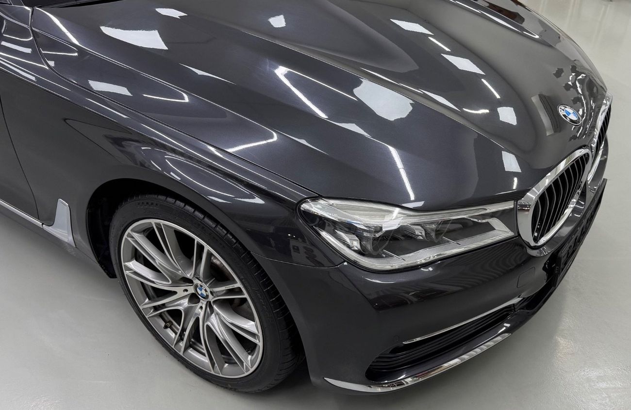بي أم دبليو 730Li Exclusive 2.0L