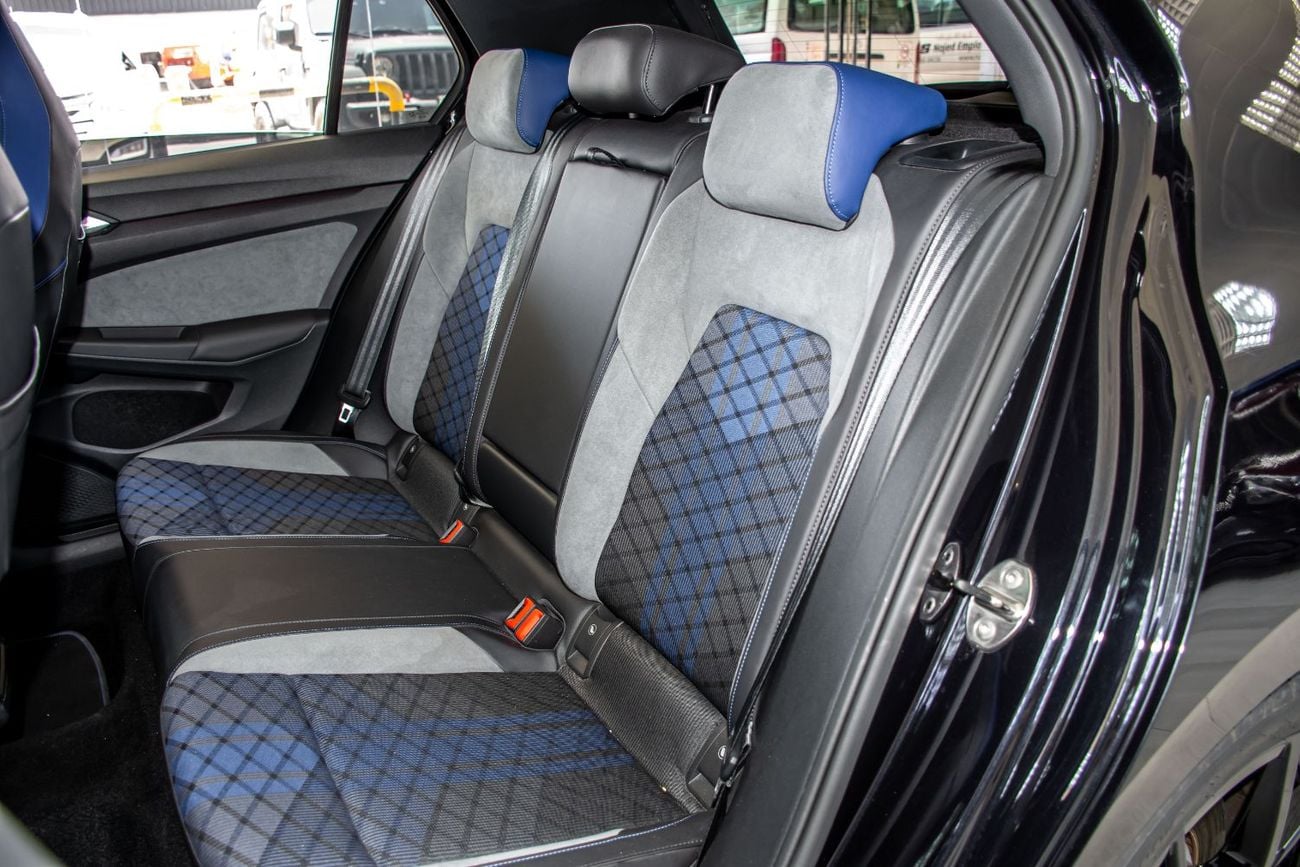 Volkswagen Golf R Base 2.0T