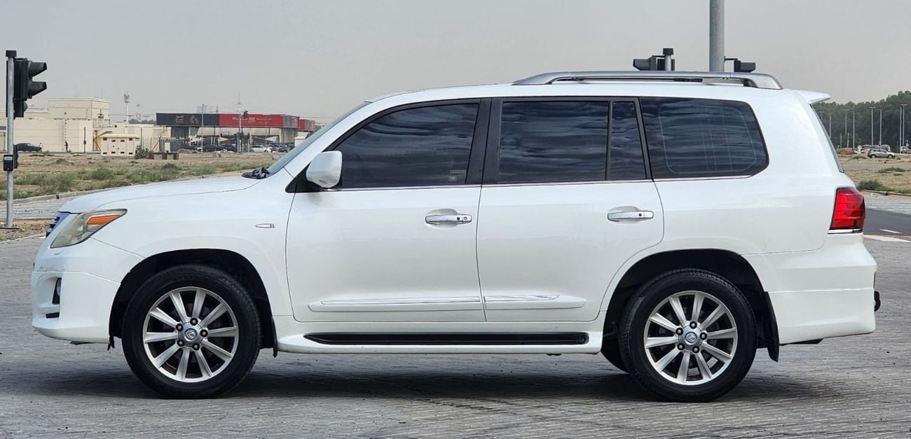 لكزس LX 570 GCC