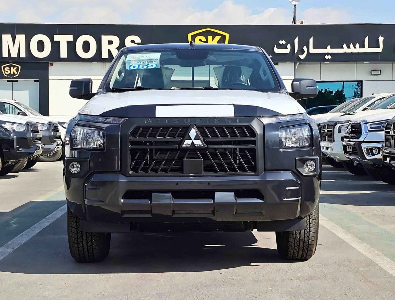 Mitsubishi L200 GLX 2.4L PETROL / M/T / SIDE STICKER / 4WD / (CODE # GLXP)