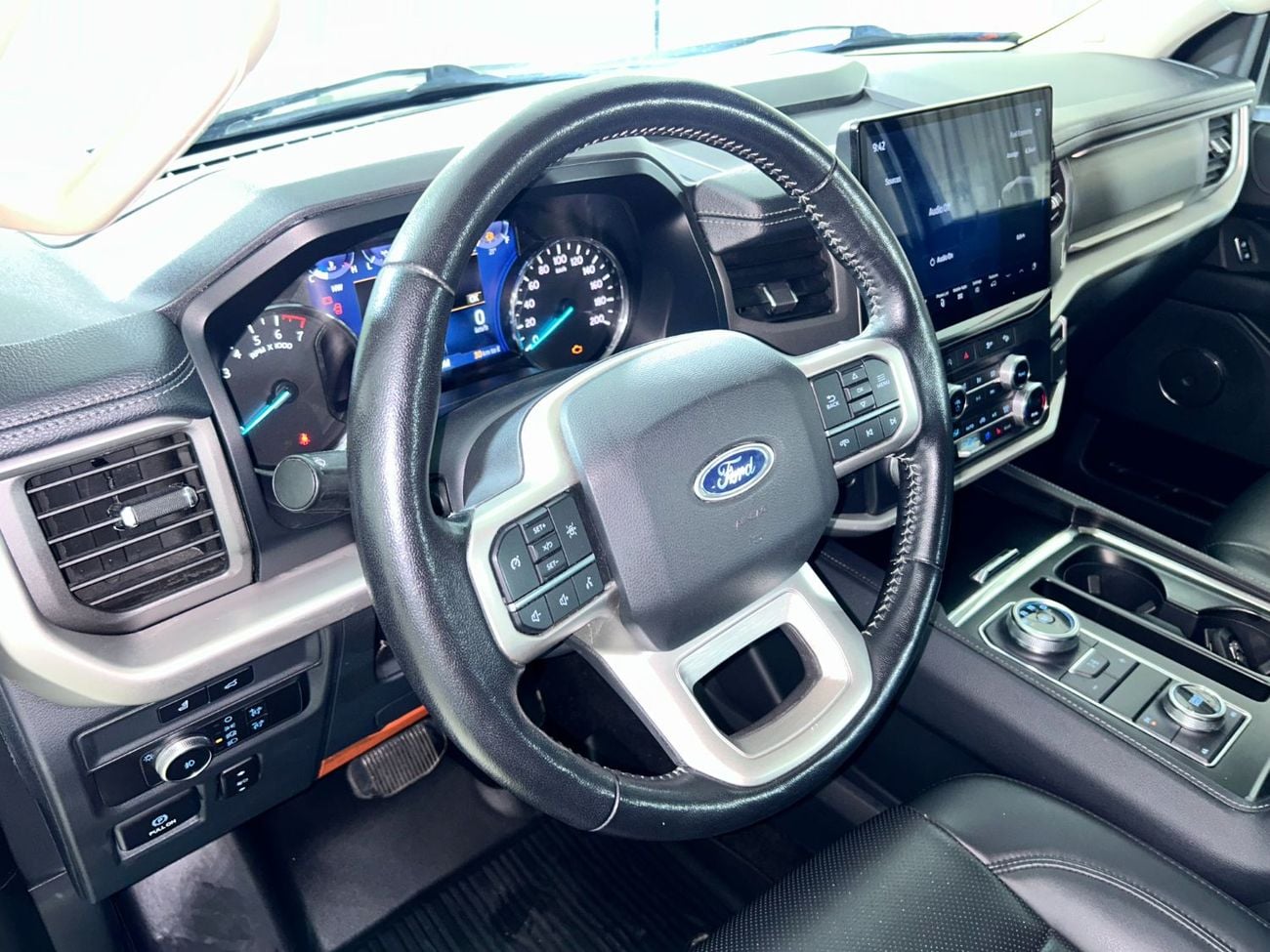 فورد إكسبيديشن XLT XT222 / AL TAYER MOTORS AL QOUZ SHOWROOM