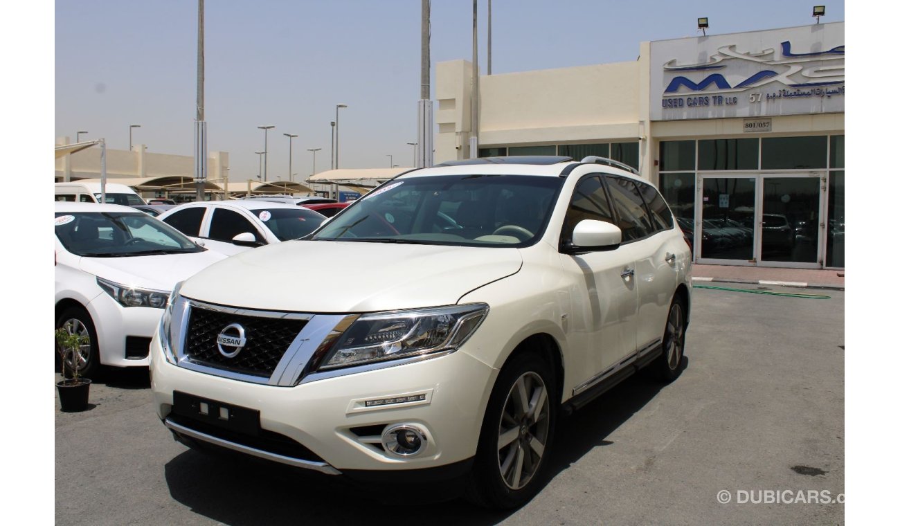 Nissan Pathfinder GCC - ACCIDENTS FREE - FULL OPTION - CAR IS IN PERFECT CONDITION INSIDE OUT