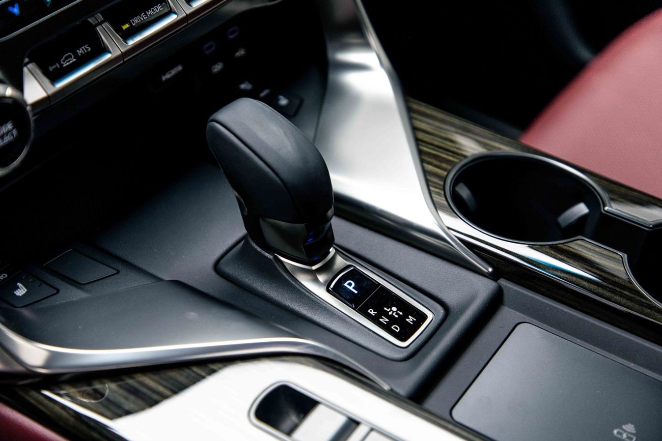 Lexus LX 700h 3.5L - Sonic Quartz Inside Crimson | Export Only