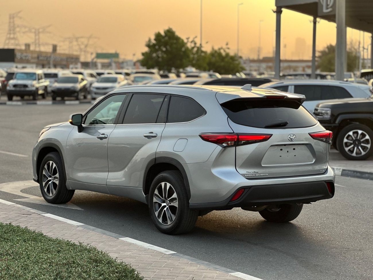 تويوتا هايلاندر XLE premium 2.5 L