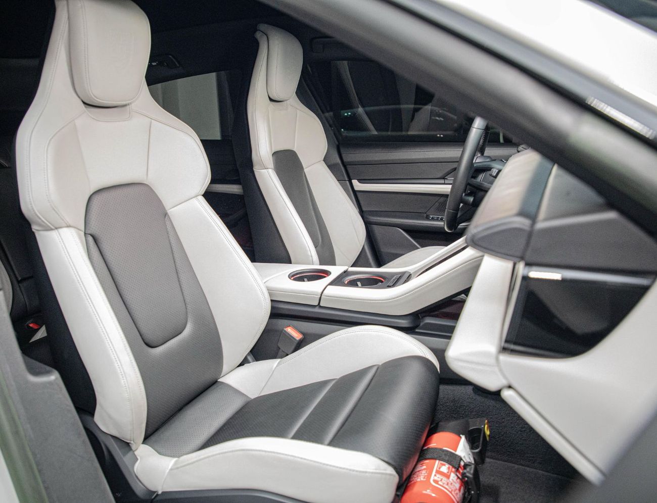 بورش تايكان 4S Cross Turismo