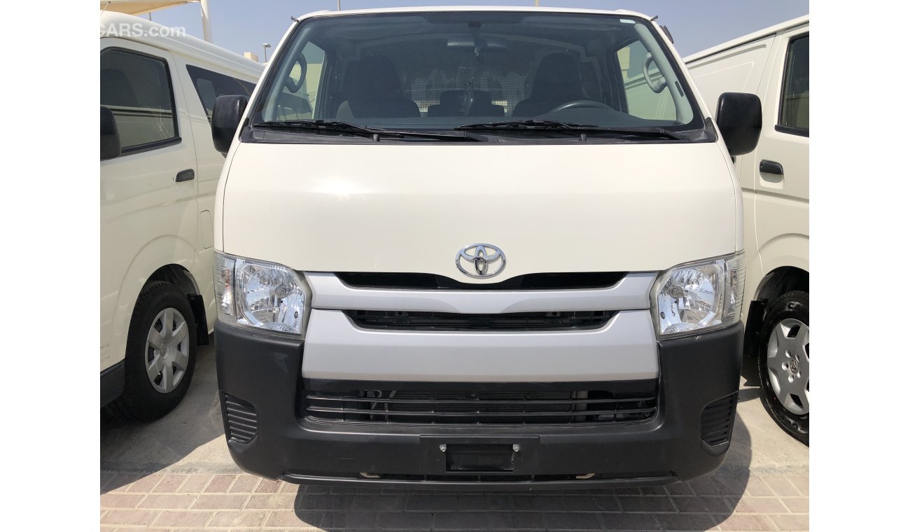 Toyota Hiace 16,Free of accident with low mileage