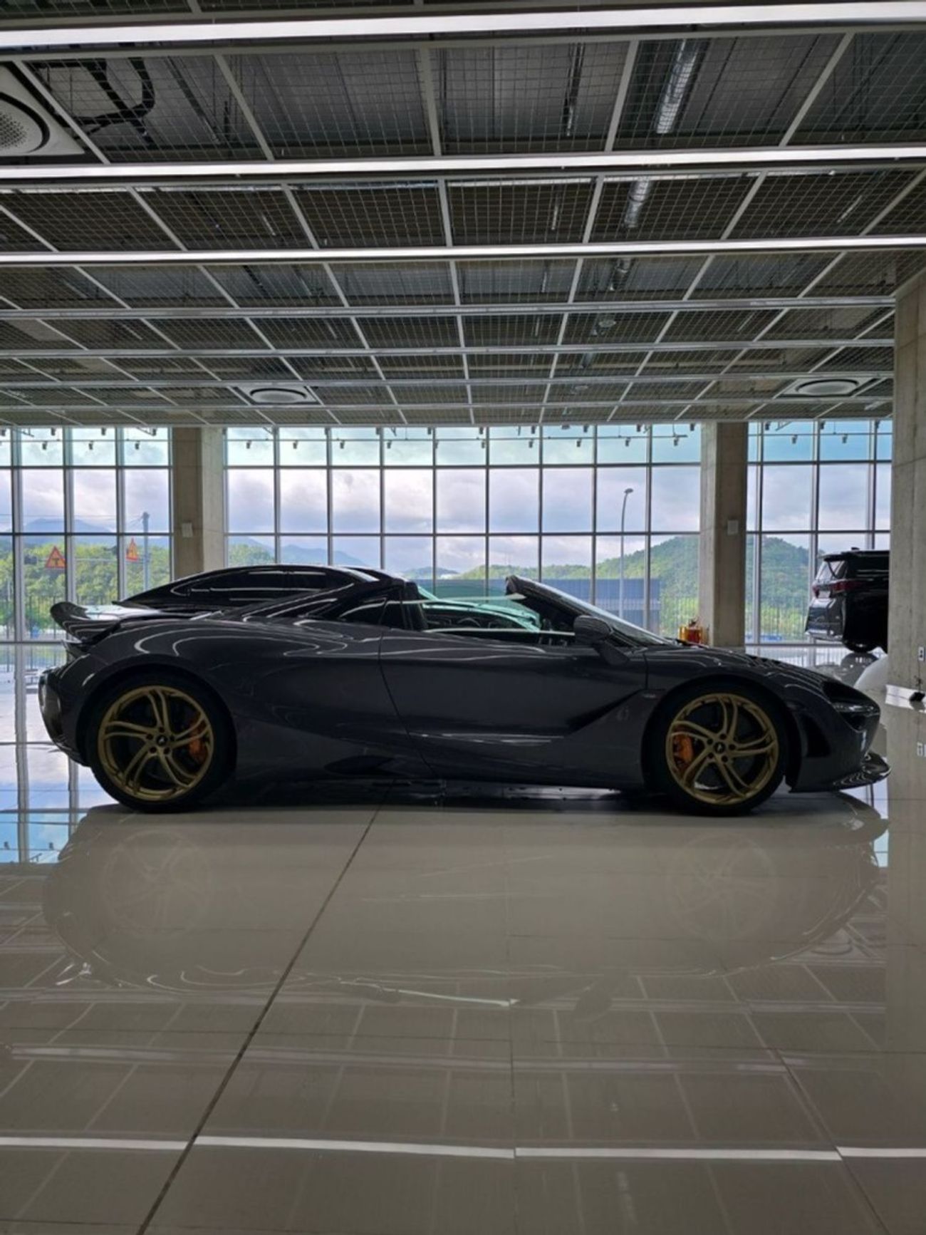 مكلارين 750S سبايدر Brand New McLaren 750S Spider