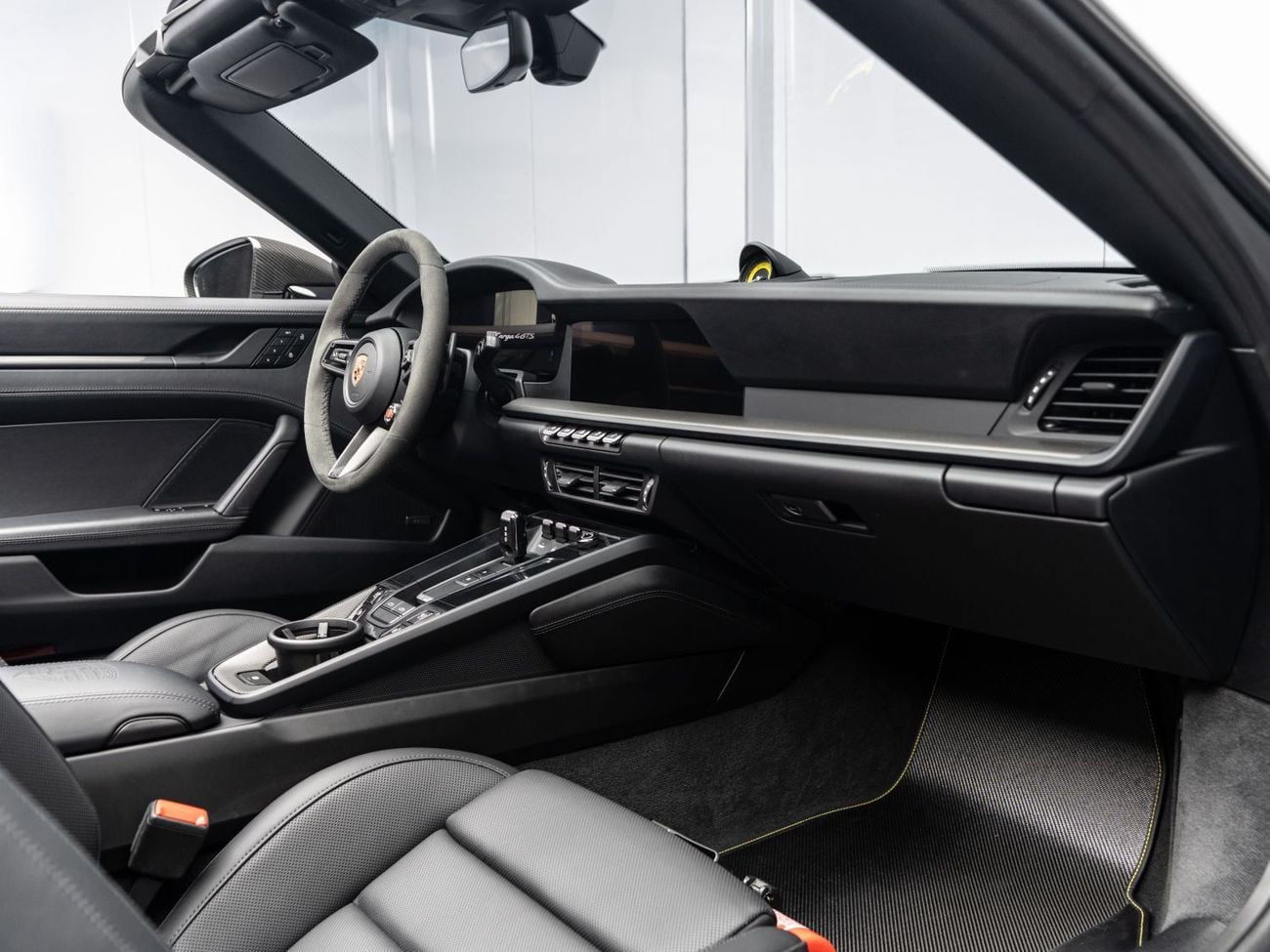 بورش 911 TARGA 4GTS 2025 Porsche 911 Carrera Targa 4 GTS, 3.6L TC F6, 532 bhp, 8-Speed Auto PDK