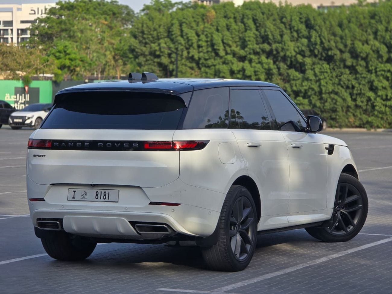 Land Rover Range Rover Sport Dynamic SE P400 3.0L RANGE ROVER SPORT DYNAMIC SE P400 2023 GCC // PERFECT CONDITION // LOW MILEAGE