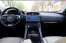 Jaguar F-PACE 25T