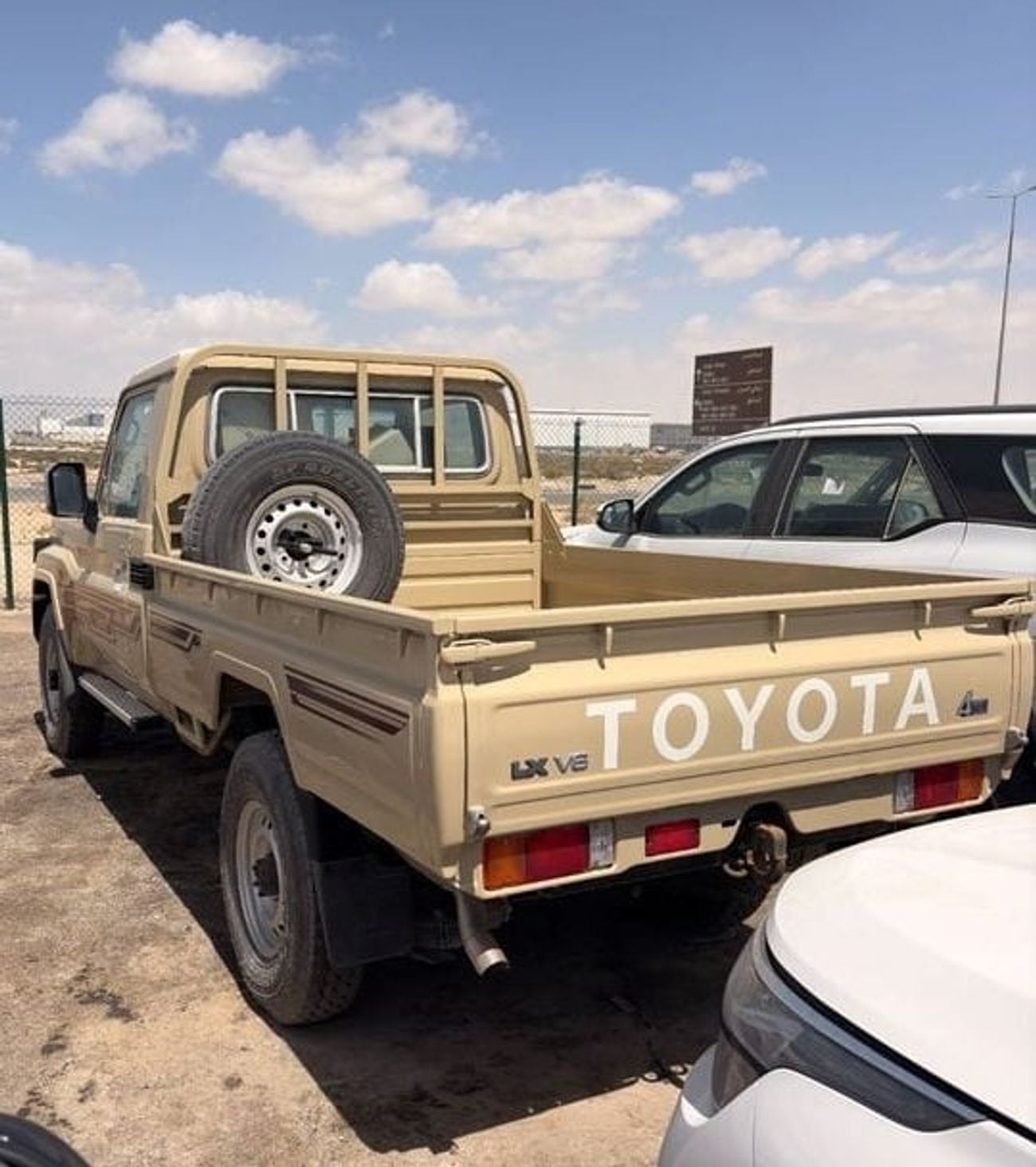 تويوتا لاند كروزر بيك آب PICKUP 70th LX1 4.0L