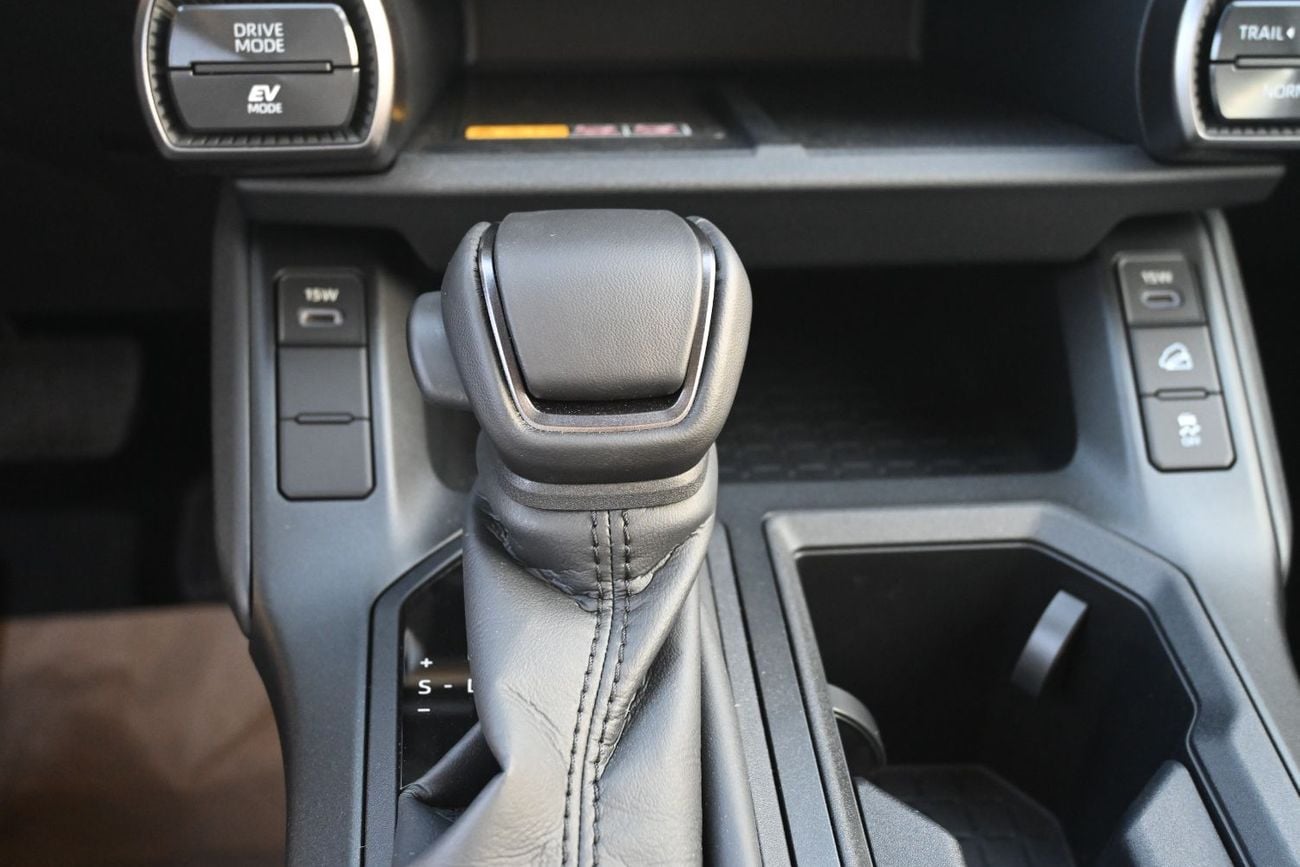 تويوتا راف ٤ Toyota RAV4 XLE 2.5L Hybrid AWD, Model 2026