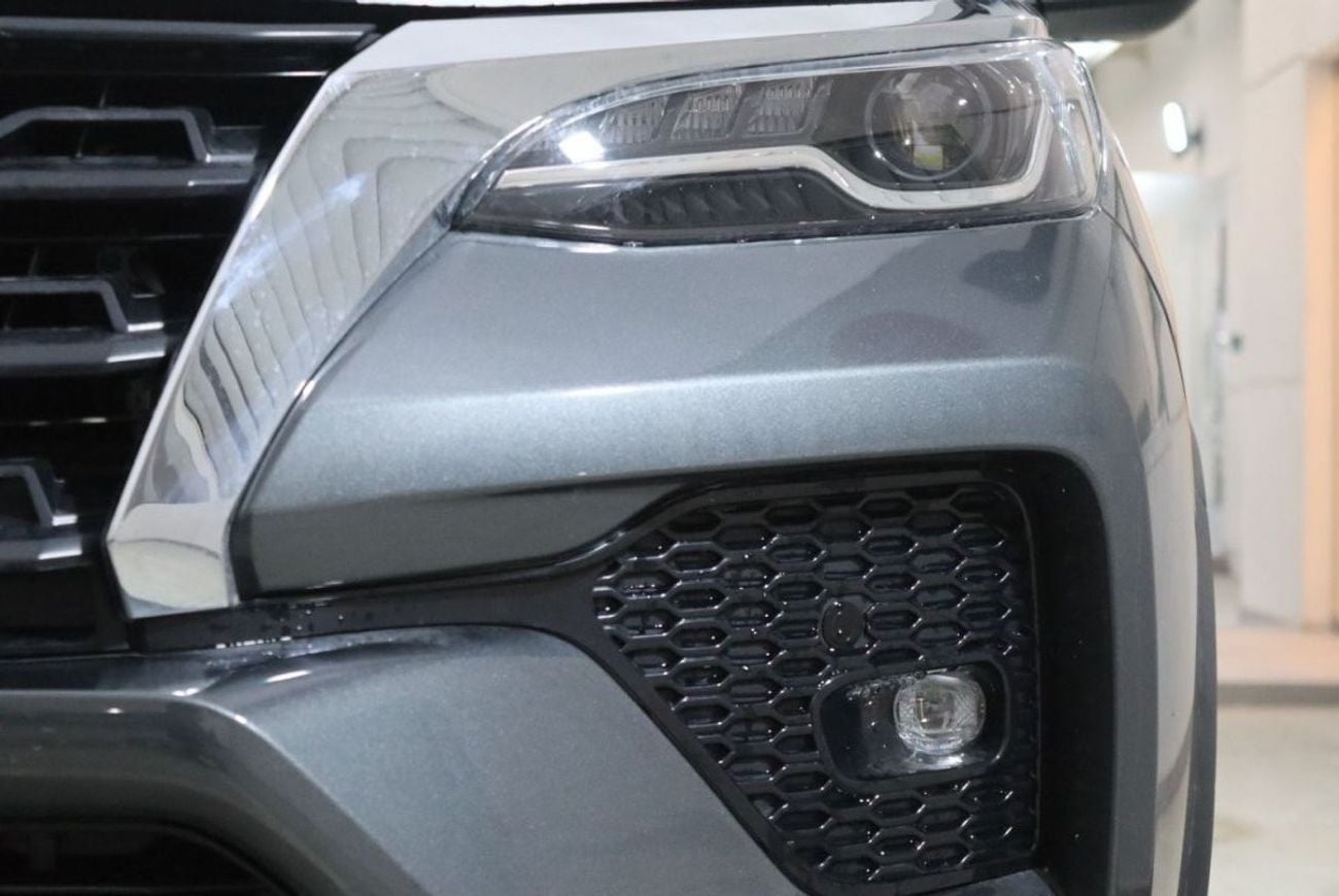 Toyota Fortuner VX2 FORTUNER  4.0L V6 PETROL