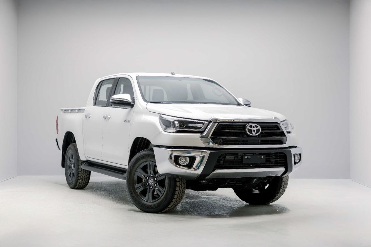 تويوتا هيلوكس Double Cab 2.7L - Super White Inside Maroon | Export Only